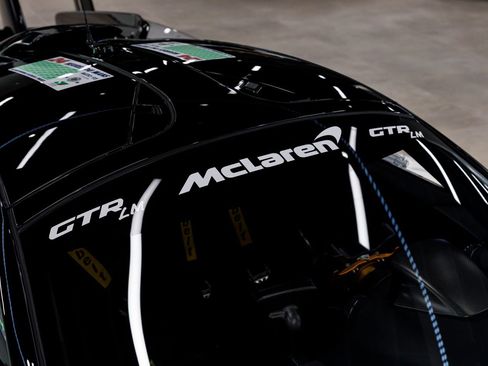 Used 2020 McLaren Senna RWD image 43