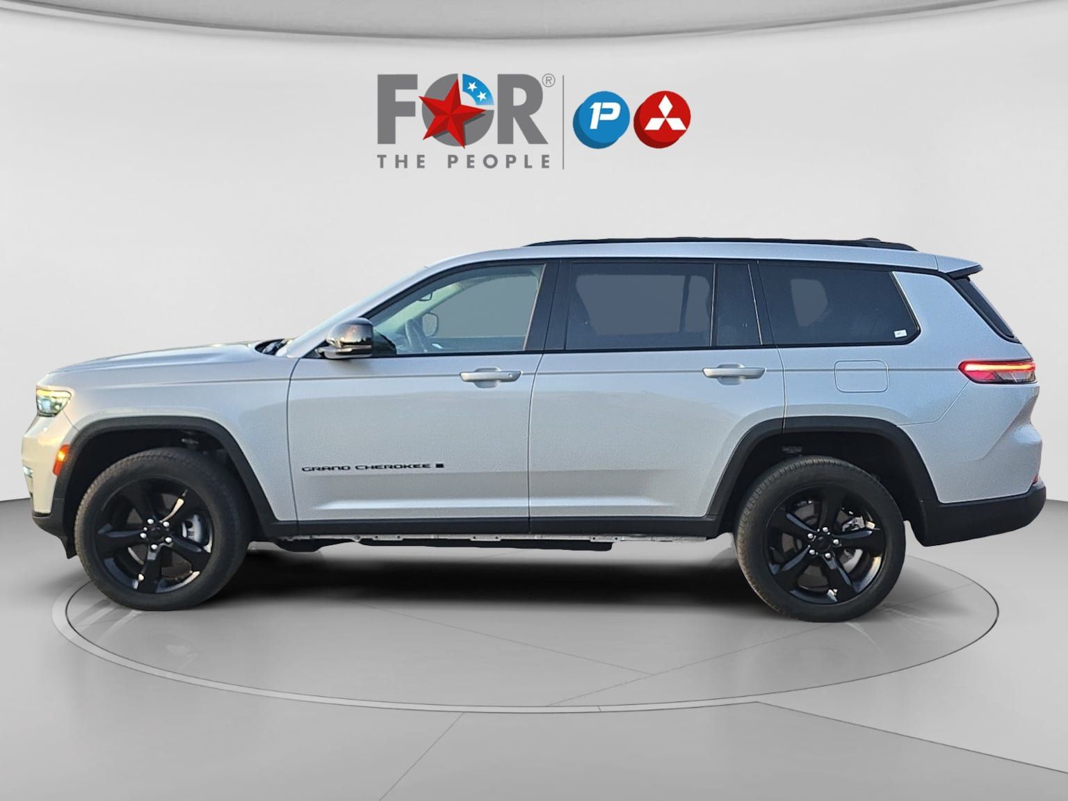 Used 2023 Jeep Grand Cherokee L Limited w/ Black Appearance Package AWD/4WD image 2