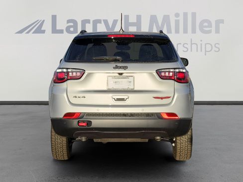 New 2026 Jeep Compass Trailhawk image 5