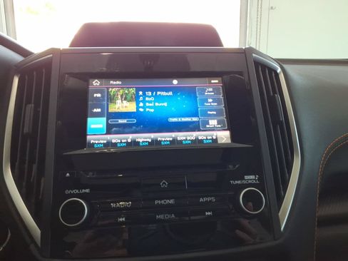 Certified 2022 Subaru Crosstrek 2.0i Premium w/ Moonroof Package AWD/4WD image 22