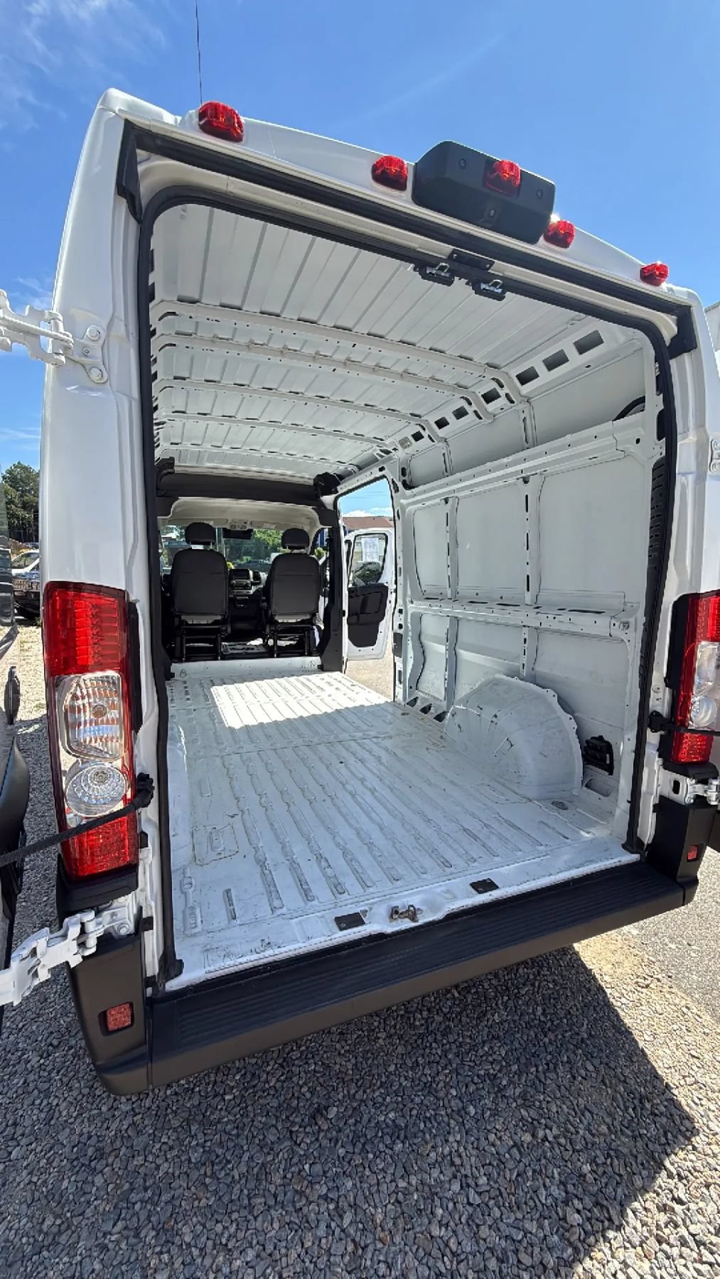 Used 2023 RAM ProMaster 2500 FWD image 42
