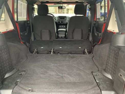 Used 2018 Jeep Wrangler Unlimited Sport S image 28