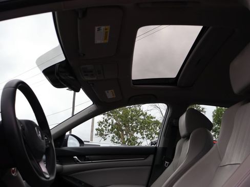 Used 2018 Honda Accord EX-L image 31