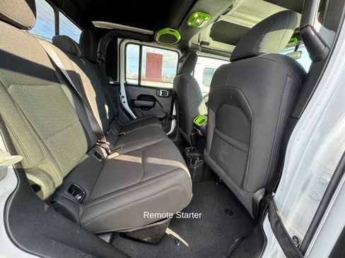 Used 2022 Jeep Gladiator Sport image 12