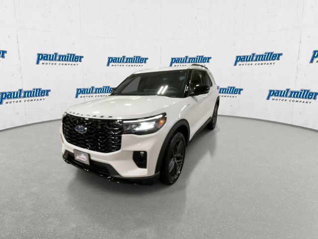 Used 2026 Ford Explorer ST-Line w/ ST-Line Street Pack AWD/4WD image 4