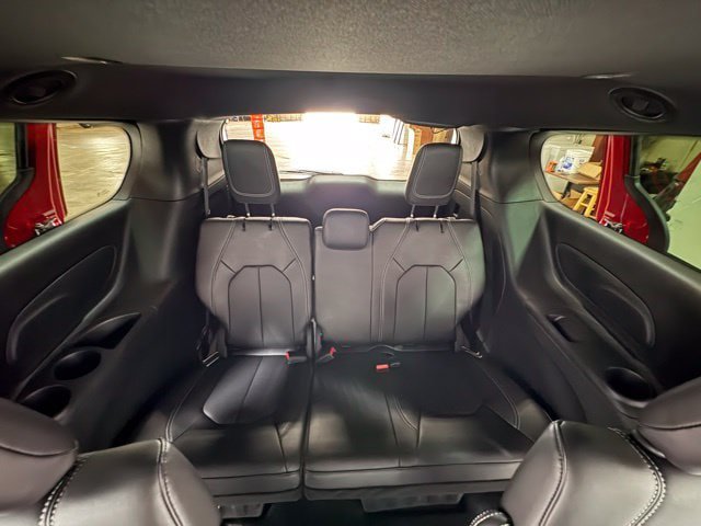 New 2026 Chrysler Pacifica Select FWD image 21