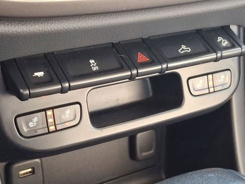 Used 2015 Chevrolet Colorado Z71 image 25