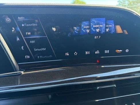 Used 2023 Cadillac Escalade Sport Platinum w/ LPO, ONYX Package image 17