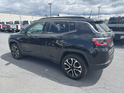 Used 2022 Jeep Compass Limited image 3
