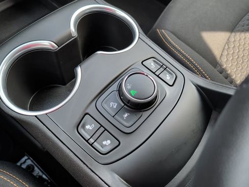 Used 2021 GMC Terrain SLE w/ Driver Convenience Package FWD image 23