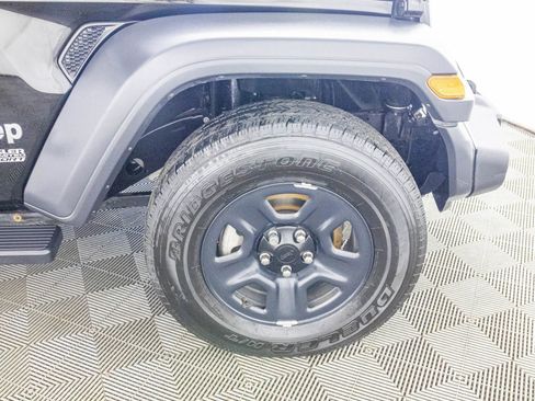 Used 2018 Jeep Wrangler Unlimited Sport AWD/4WD image 44