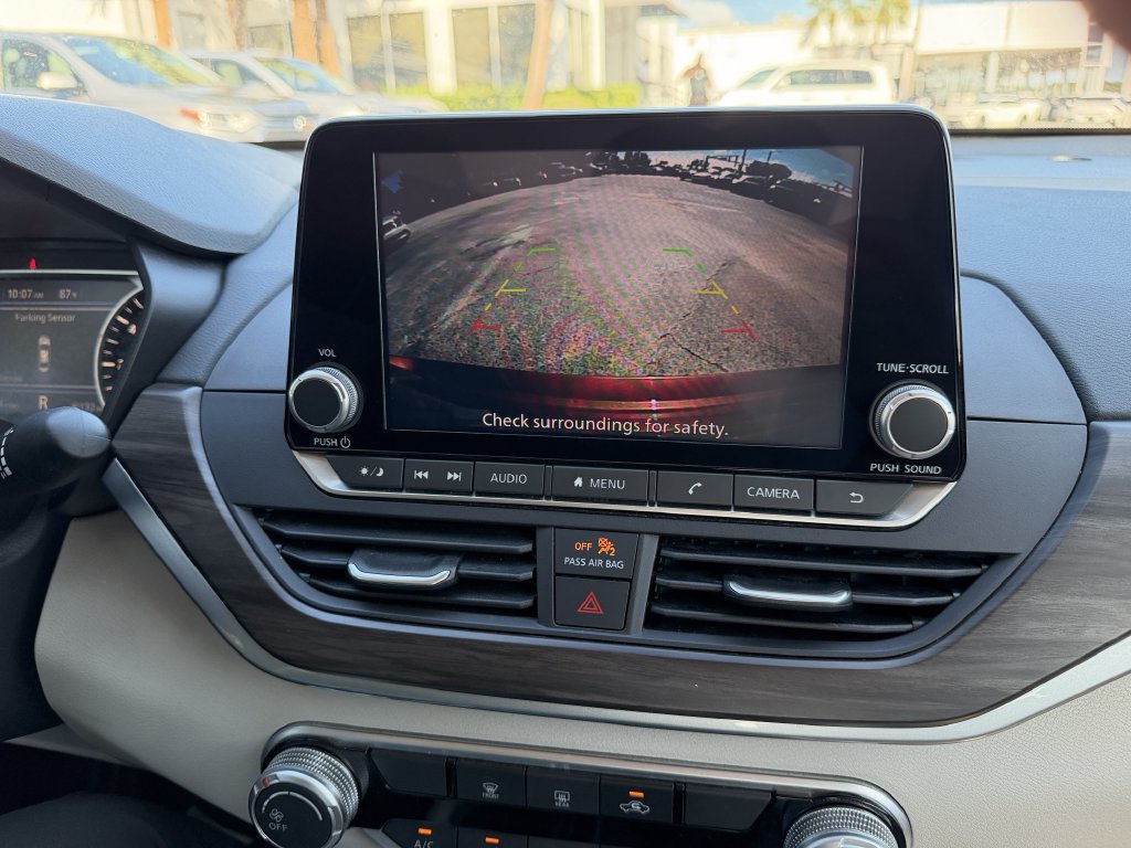 Used 2025 Nissan Altima 2.5 SV FWD image 23