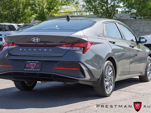 Used 2024 Hyundai Elantra SEL FWD image 14