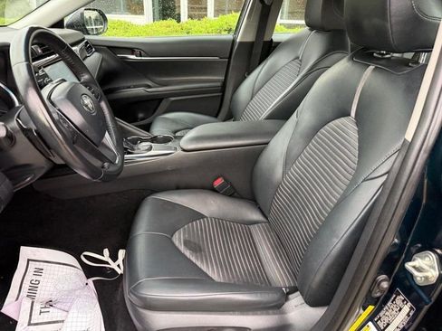 Used 2018 Toyota Camry SE FWD image 16
