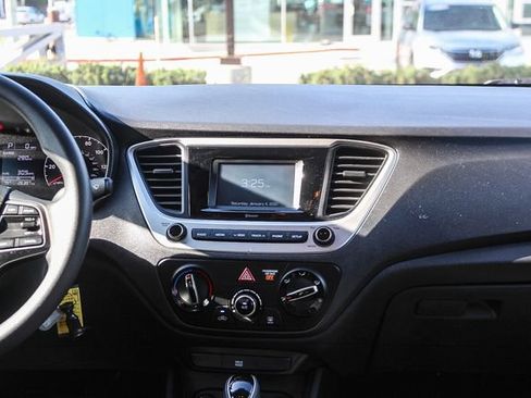 Used 2022 Hyundai Accent SE FWD image 17