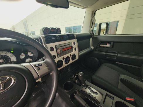 Used 2012 Toyota FJ Cruiser 4WD w/ Convenience Pkg image 23