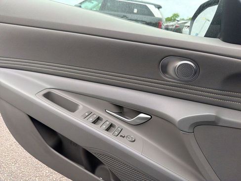 New 2026 Hyundai Elantra Sport FWD image 18