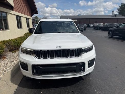 Used 2021 Jeep Grand Cherokee L Overland w/ Luxury Tech Group IV AWD/4WD image 10