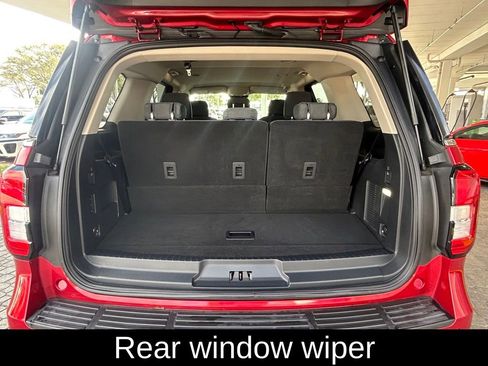 Used 2022 Ford Expedition XLT image 32