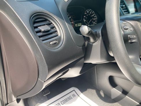 Used 2015 Nissan Pathfinder S AWD/4WD image 17