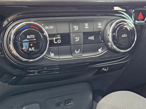 New 2026 Chevrolet Trax LT w/ Driver Confidence Package FWD image 19
