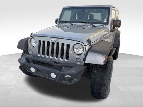 Used 2015 Jeep Wrangler Sahara image 3
