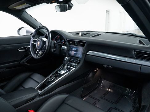 Used 2018 Porsche 911 Carrera RWD image 19