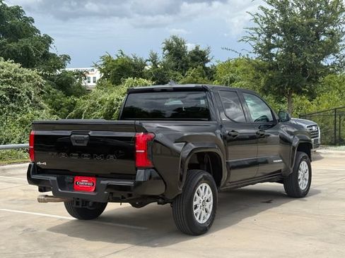 Used 2026 Toyota Tacoma SR5 AWD/4WD image 5