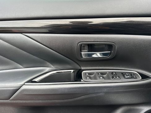 Used 2018 Mitsubishi Outlander GT image 14