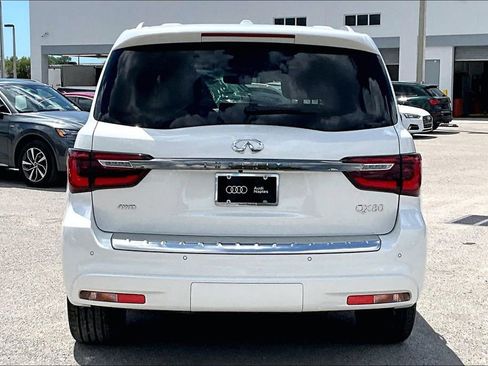 Used 2024 INFINITI QX80 Sensory AWD/4WD image 6
