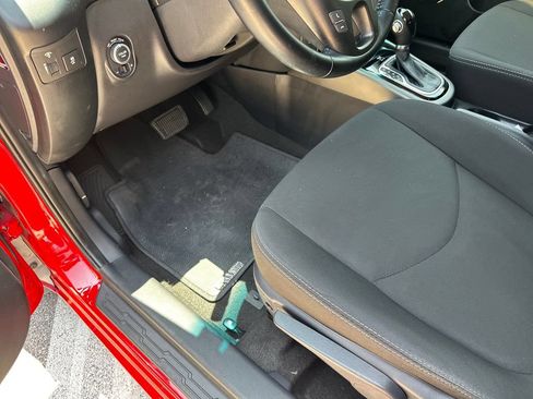 Used 2013 Kia Soul + w/ Audio Pkg FWD image 18