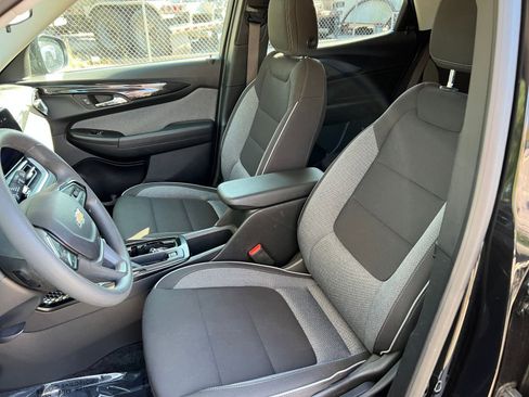 Used 2025 Chevrolet TrailBlazer LT image 35