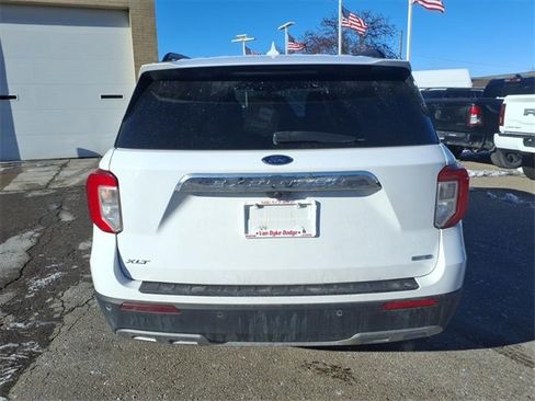 Used 2020 Ford Explorer XLT w/ Equipment Group 202A image 6