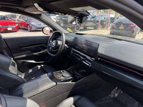 Used 2025 BMW 530i RWD image 13