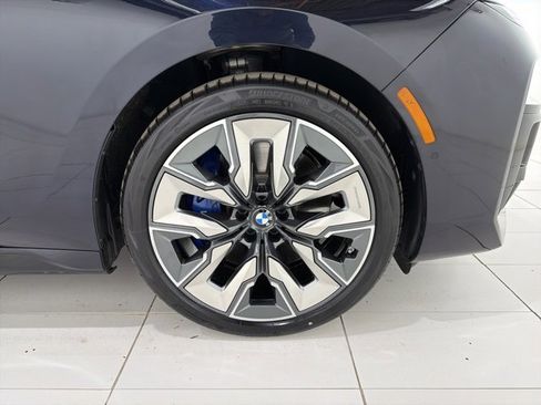 Certified 2023 BMW 760i xDrive w/ Executive Package image 47