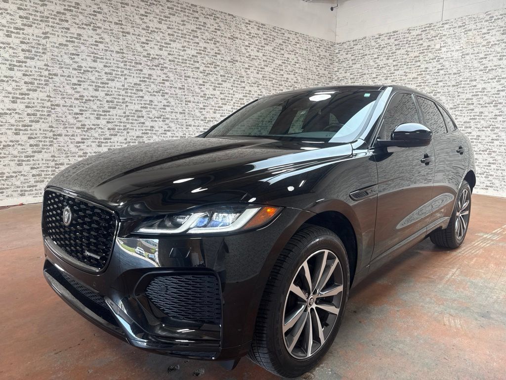 Used 2025 Jaguar F-PACE R-Dynamic S AWD/4WD image 3