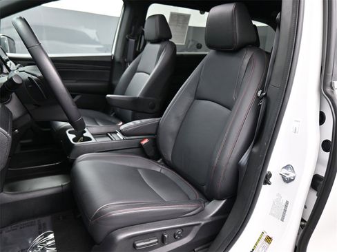 Used 2023 Honda Odyssey Sport image 17