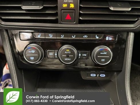 Used 2024 Volkswagen Jetta SE w/ Panoramic Sunroof Package image 21