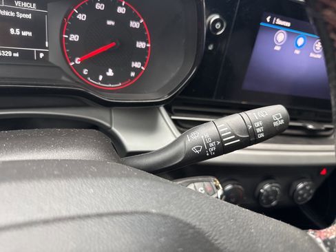 Used 2024 Chevrolet Trax RS w/ Driver Confidence Package image 33