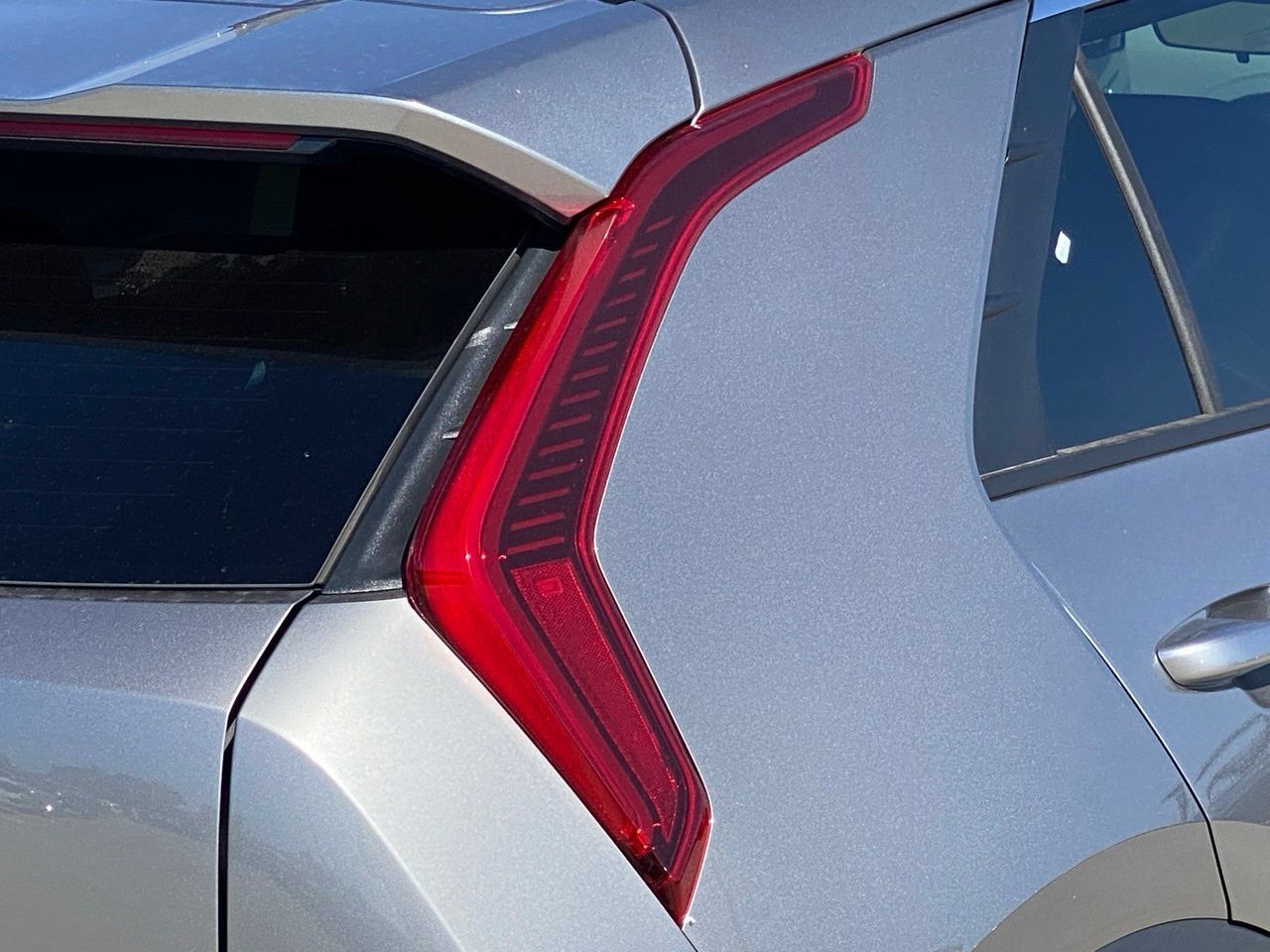 New 2026 Kia Niro EX FWD image 4