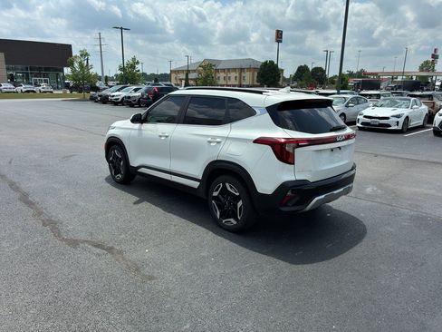 Used 2024 Kia Seltos SX w/ SX Sunroof Package AWD/4WD image 4