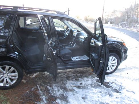 Used 2011 Subaru Forester 2.5X Premium image 14