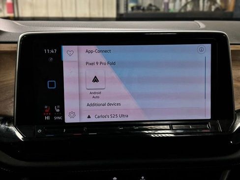 Used 2025 Volkswagen Atlas SE image 33