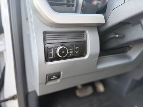 Used 2025 Ford F250 XLT image 19