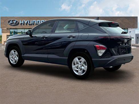 New 2025 Hyundai Kona SE image 4