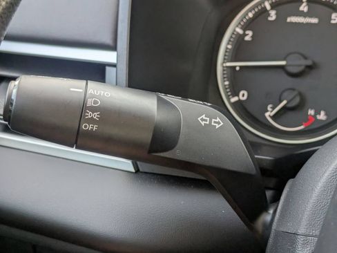 Used 2025 Mitsubishi Outlander ES FWD image 26