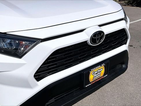 Used 2022 Toyota RAV4 LE FWD image 28