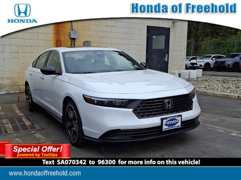 Used 2025 Honda Accord Sport image 1