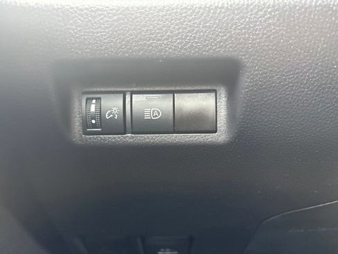 Used 2025 Toyota RAV4 XLE FWD image 15