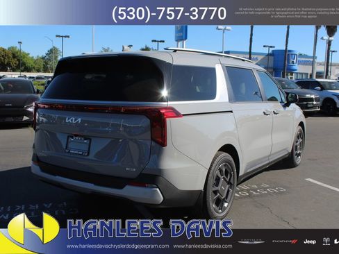 New 2026 Kia Carnival EX image 7